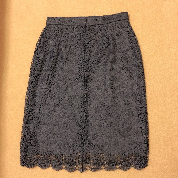 BNWOT UNIQLO Lace Pencil Skirt - Picture 2 of 5